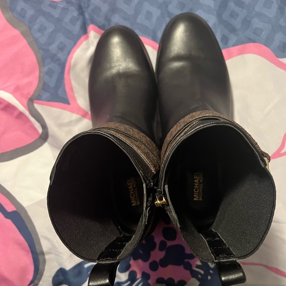 Michael Kors Rory Bootie - Picture 4 of 6